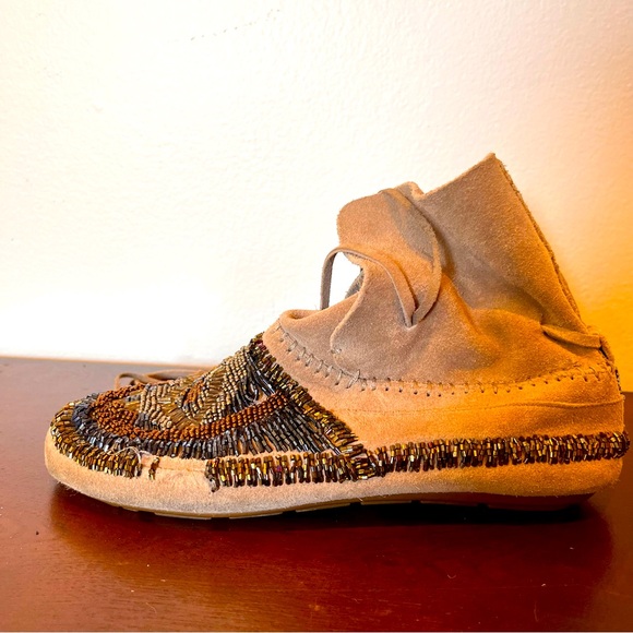 House of Harlow 1960
Madison Embellished Suede Moccasin Camel Color, Boho Bootie - Picture 3 of 13